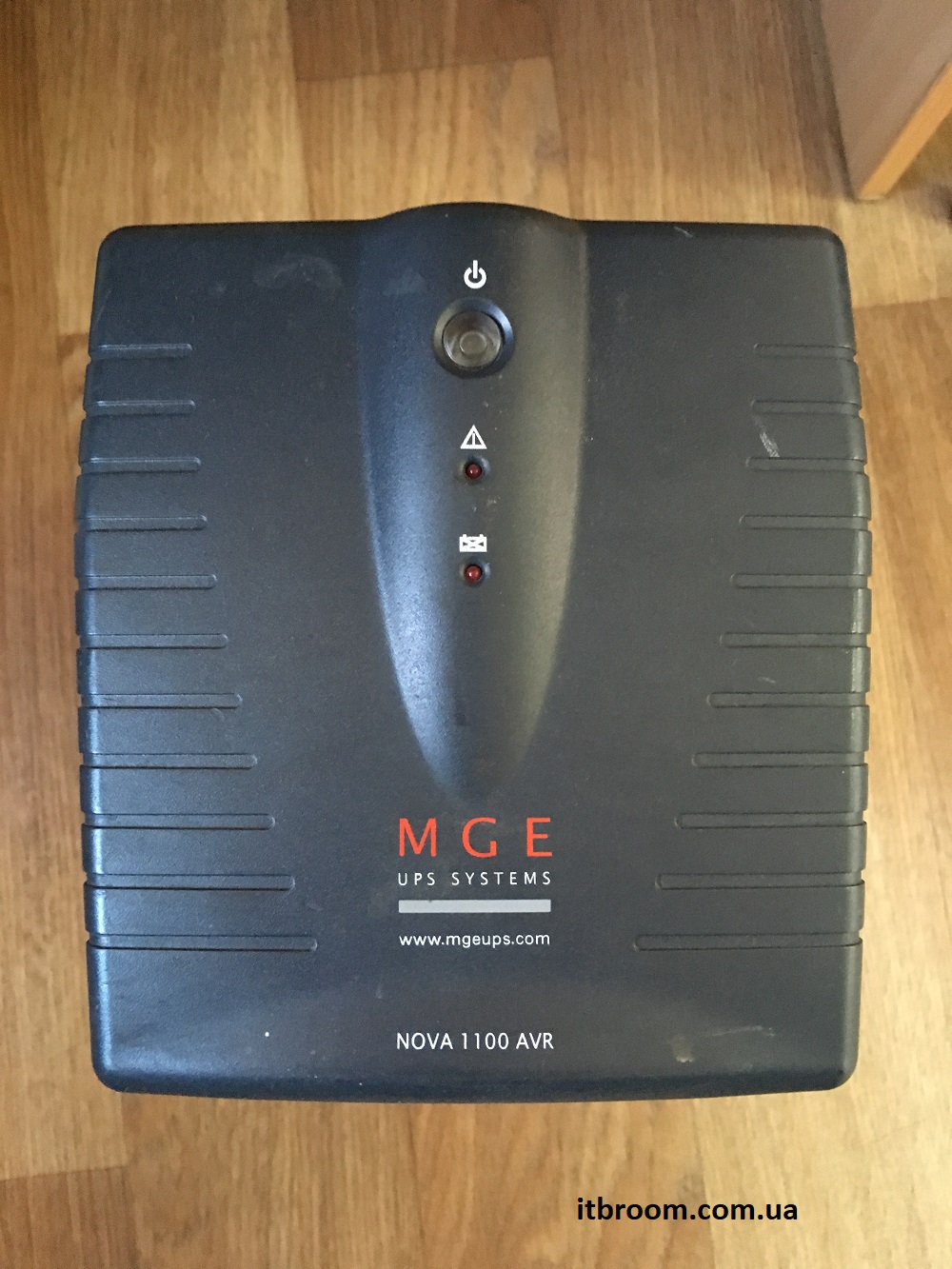 ИБП MGE UPS Nova 1100 AVR